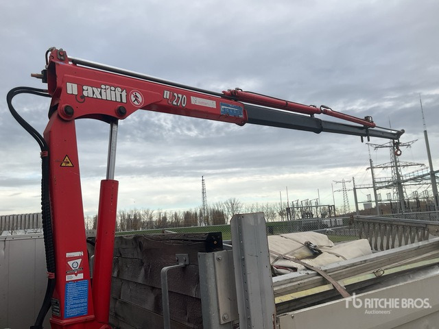 Renault Midlum 240 D12 Flatbed Truck with Crane - Camion plateau, Camion grue: photos 5 Renault Midlum 240 D12 Flatbed Truck with Crane - Camion plateau, Camion grue: photos 5