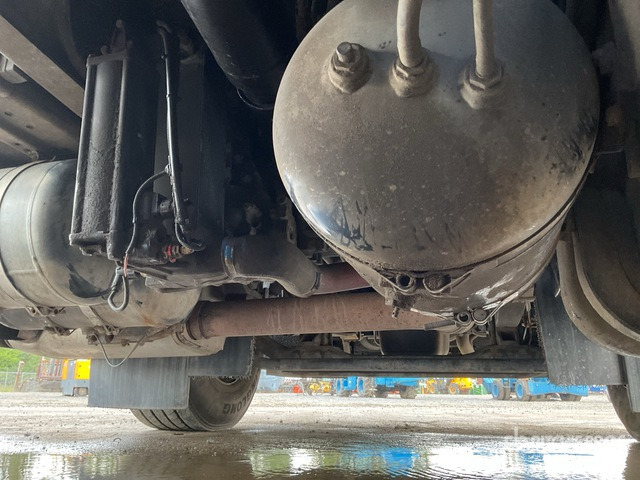 2010 MAN TGA33.400 6x4 T/A Sleeper Truck Tractor - Tracteur routier: photos 4 2010 MAN TGA33.400 6x4 T/A Sleeper Truck Tractor - Tracteur routier: photos 4