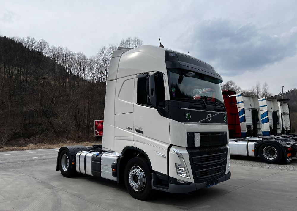 Volvo FH 500 EURO 6 // Standard // 2024 Rok // Parkclima // Globe XL // Skóry // Joystick // - Tracteur routier: photos 3 Volvo FH 500 EURO 6 // Standard // 2024 Rok // Parkclima // Globe XL // Skóry // Joystick // - Tracteur routier: photos 3