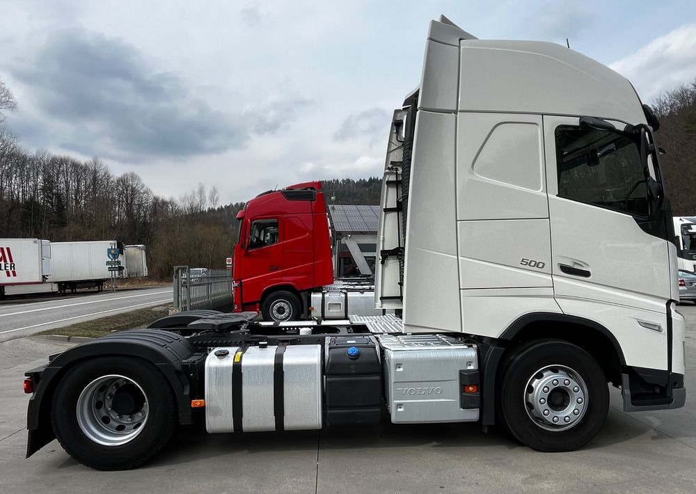 Volvo FH 500 EURO 6 // Standard // 2024 Rok // Parkclima // Globe XL // Skóry // Joystick // - Tracteur routier: photos 4 Volvo FH 500 EURO 6 // Standard // 2024 Rok // Parkclima // Globe XL // Skóry // Joystick // - Tracteur routier: photos 4