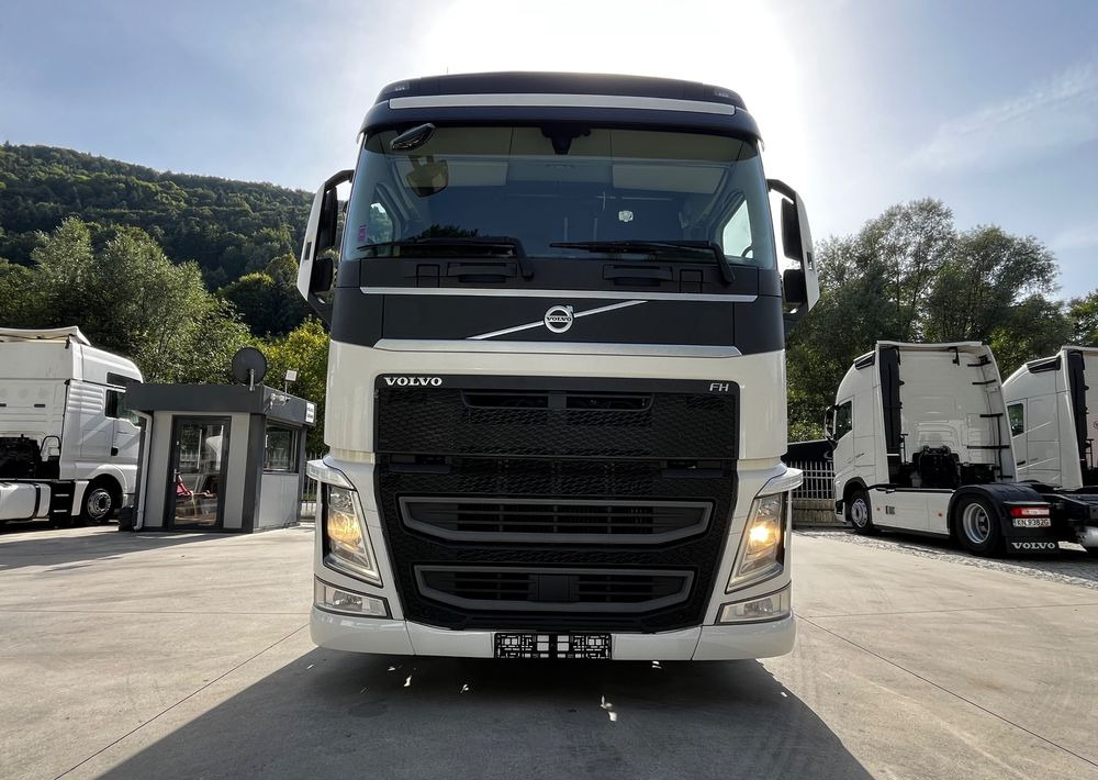 Volvo FH500 // 2016 // Mega // 2 zbiorniki // Z ruchu międzynarodowego // - Tracteur routier: photos 2 Volvo FH500 // 2016 // Mega // 2 zbiorniki // Z ruchu międzynarodowego // - Tracteur routier: photos 2