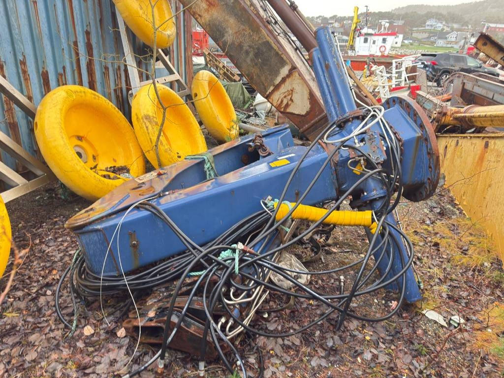 Palfinger 32080M Marine crane 32tm - Autre matériel: photos 1 Palfinger 32080M Marine crane 32tm - Autre matériel: photos 1