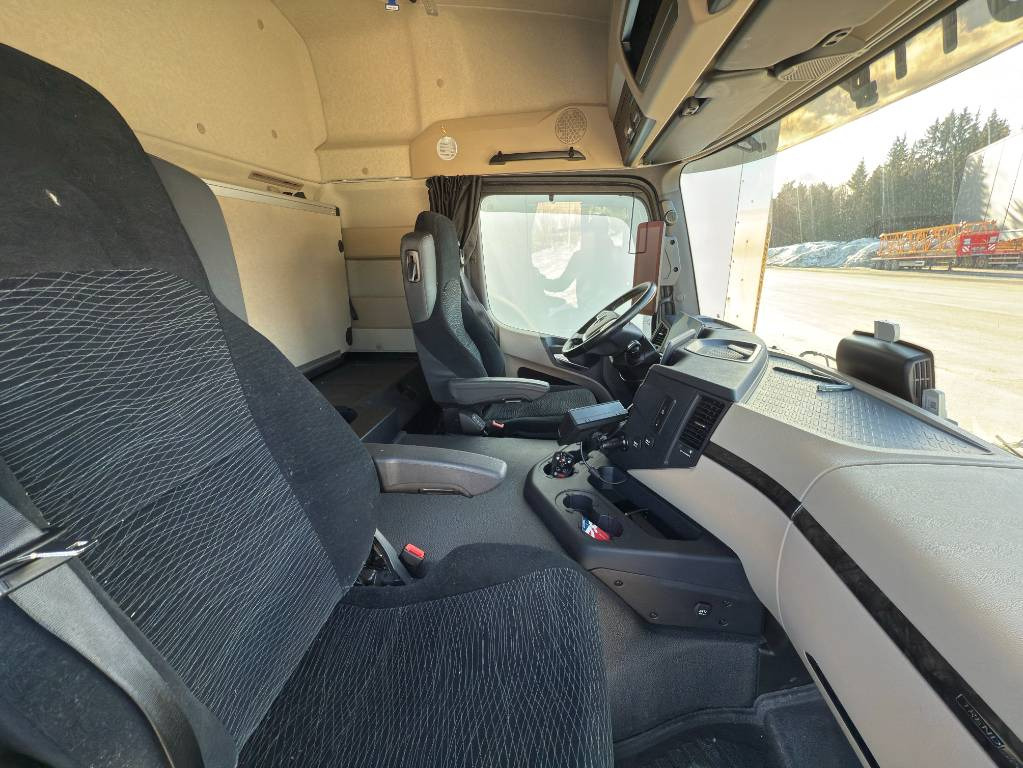 Camion fourgon Mercedes-Benz Actros 1833: photos 12