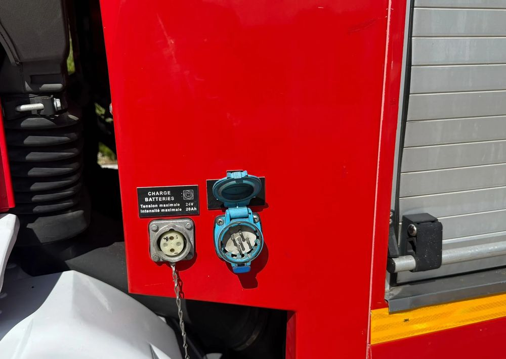 Camion de pompier, Camion avec nacelle Iveco Eurocargo 130E24: photos 14 Camion de pompier, Camion avec nacelle Iveco Eurocargo 130E24: photos 14