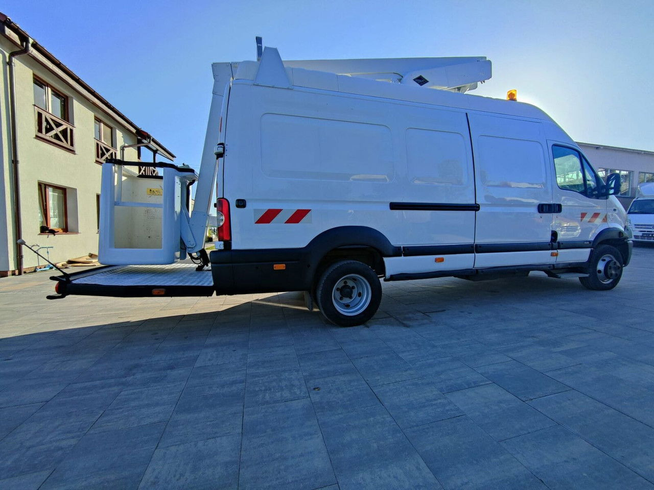 Renault Mascott 3.0 - Camion avec nacelle: photos 5 Renault Mascott 3.0 - Camion avec nacelle: photos 5