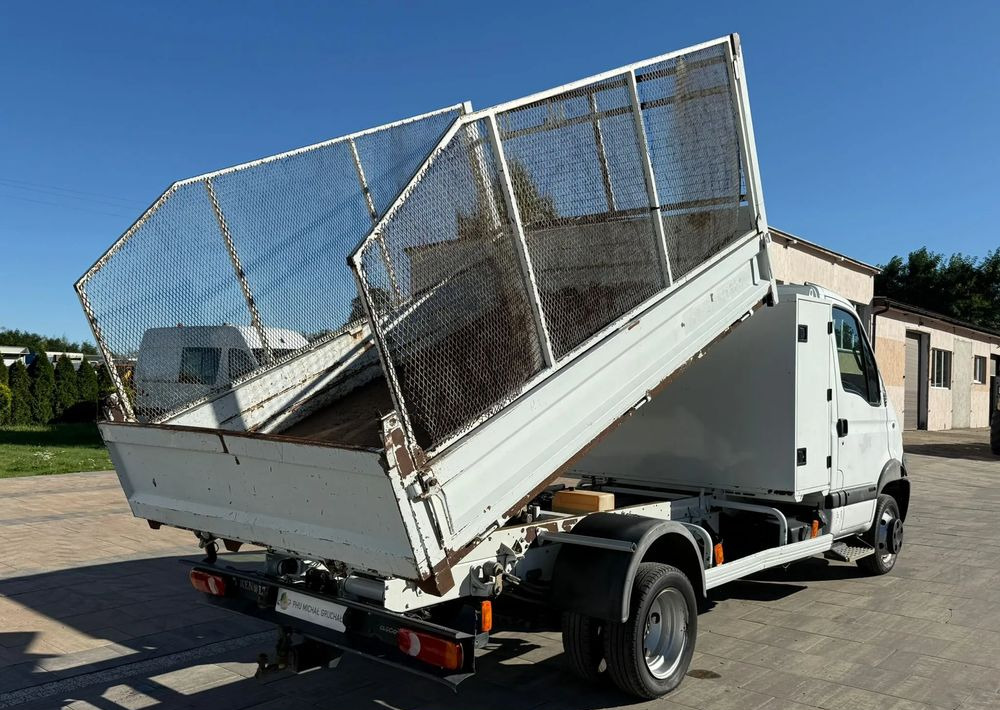 Renault Mascott - Utilitaire benne: photos 3 Renault Mascott - Utilitaire benne: photos 3