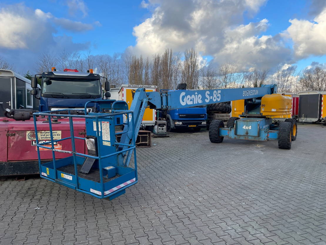 Genie S85 telescopic boomlift hoogwerker - Nacelle télescopique: photos 1 Genie S85 telescopic boomlift hoogwerker - Nacelle télescopique: photos 1