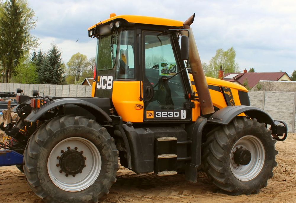 JCB Fastrac 3230 Plus - Tracteur agricole: photos 3 JCB Fastrac 3230 Plus - Tracteur agricole: photos 3