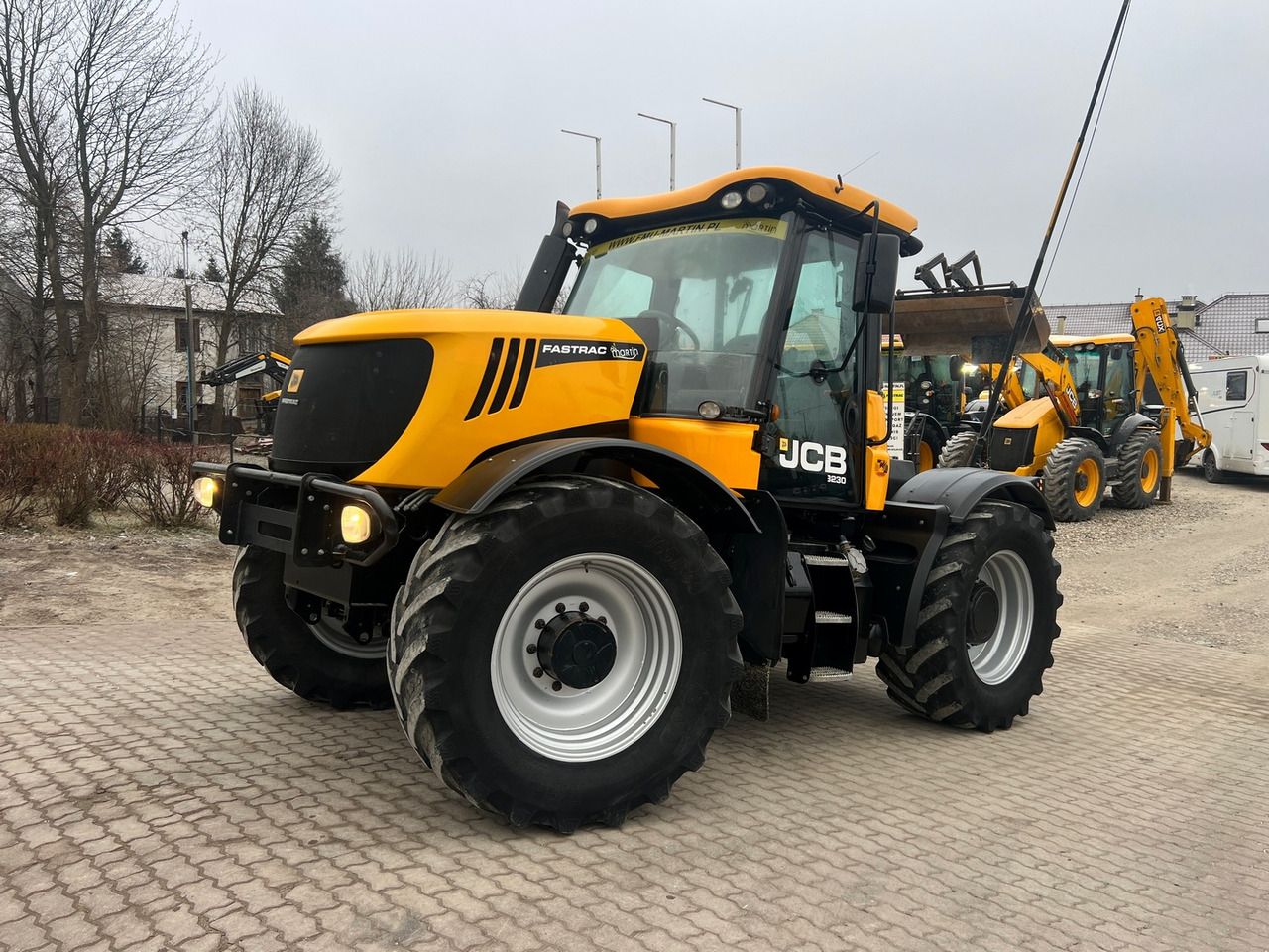 JCB Fastrac 3230 Xtra - Tracteur agricole: photos 1 JCB Fastrac 3230 Xtra - Tracteur agricole: photos 1