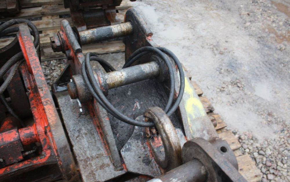 SZYBKO ZŁĄCZĘ DO KOPAREK JCB, CAT, VOLVO, KOMATSU, LIEBHERR I INNYCH - Attache rapide pour Engins de chantier: photos 4 SZYBKO ZŁĄCZĘ DO KOPAREK JCB, CAT, VOLVO, KOMATSU, LIEBHERR I INNYCH - Attache rapide pour Engins de chantier: photos 4