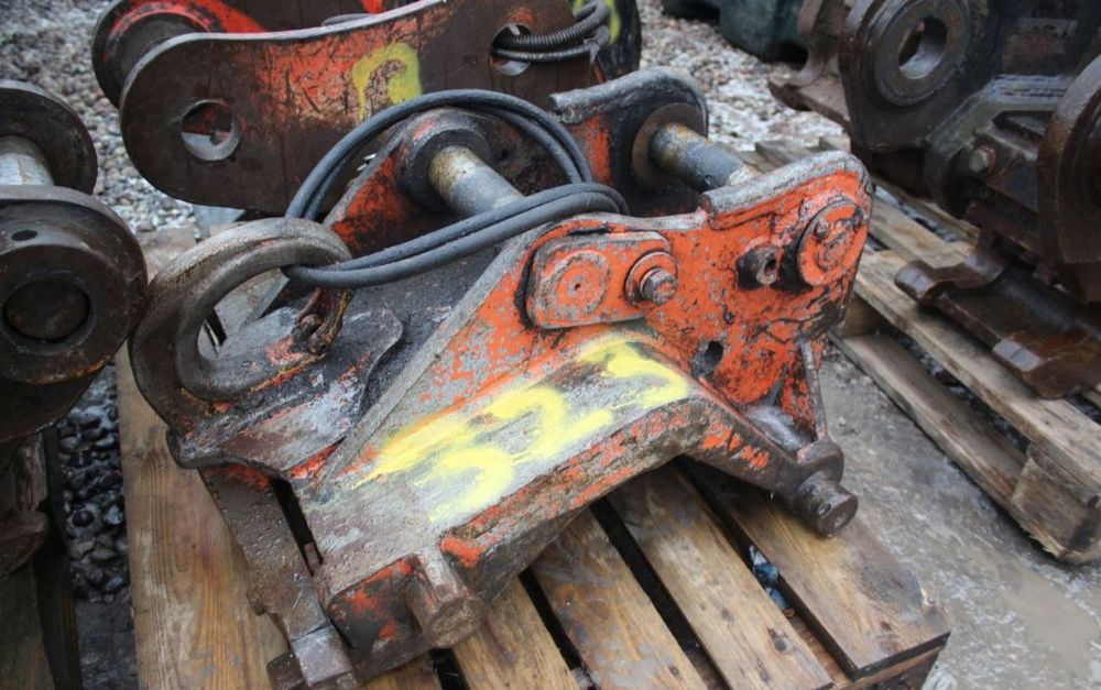 SZYBKO ZŁĄCZĘ DO KOPAREK JCB, CAT, VOLVO, KOMATSU, LIEBHERR I INNYCH - Attache rapide pour Engins de chantier: photos 1 SZYBKO ZŁĄCZĘ DO KOPAREK JCB, CAT, VOLVO, KOMATSU, LIEBHERR I INNYCH - Attache rapide pour Engins de chantier: photos 1