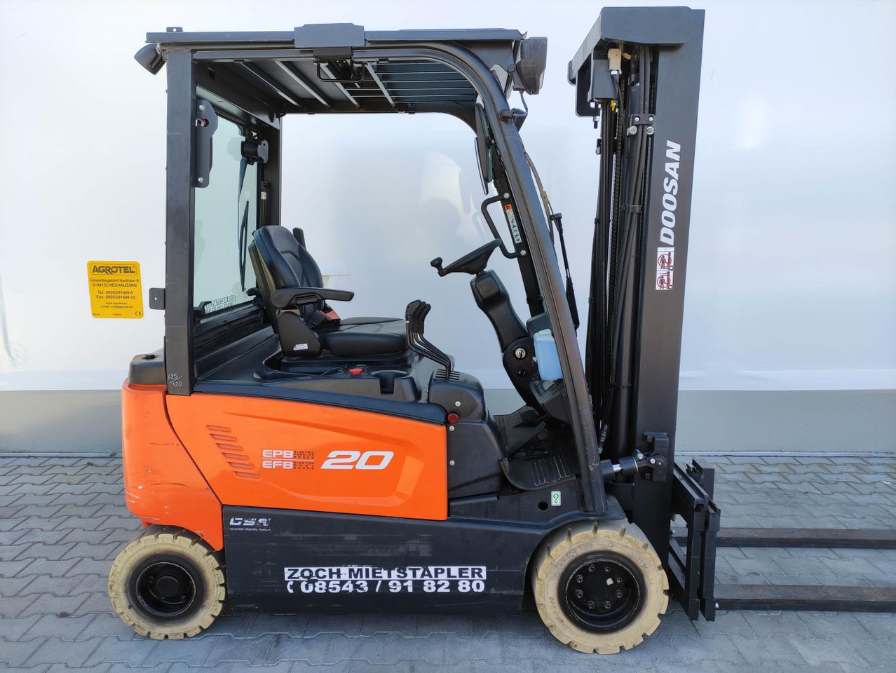 Doosan B20X-7 (Plus) - Chariot élévateur électrique: photos 2 Doosan B20X-7 (Plus) - Chariot élévateur électrique: photos 2