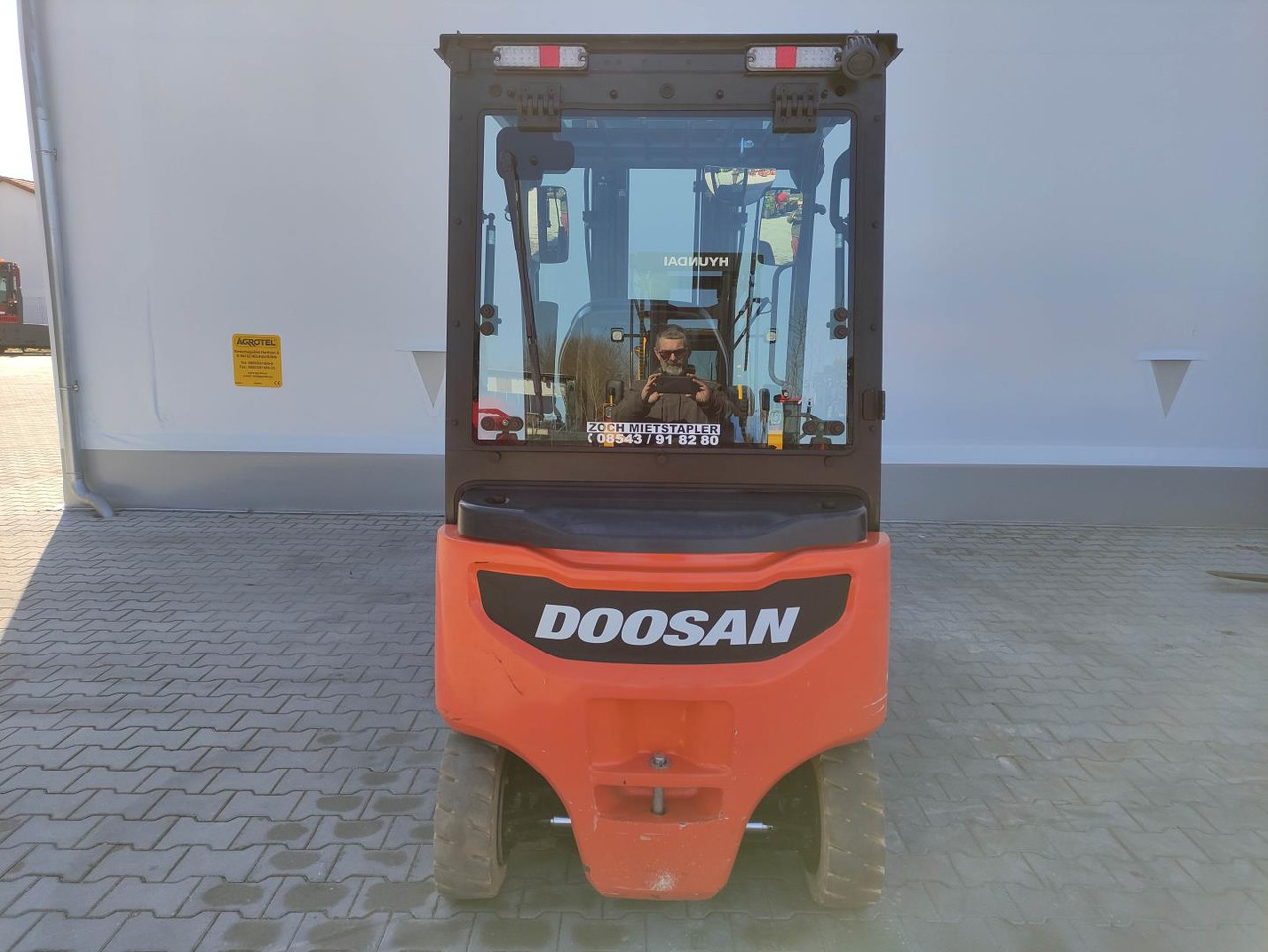 Doosan B20X-7 (Plus) - Chariot élévateur électrique: photos 4 Doosan B20X-7 (Plus) - Chariot élévateur électrique: photos 4