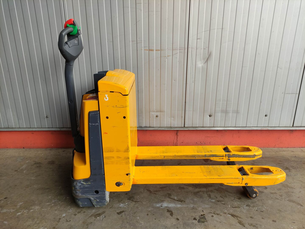 Jungheinrich EJE 116 - Transpalette: photos 2 Jungheinrich EJE 116 - Transpalette: photos 2