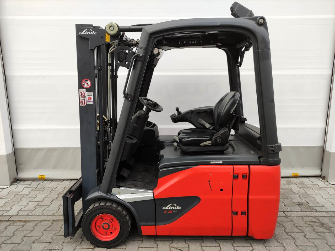 Linde E16-02-386-EVO - Chariot élévateur électrique: photos 1 Linde E16-02-386-EVO - Chariot élévateur électrique: photos 1