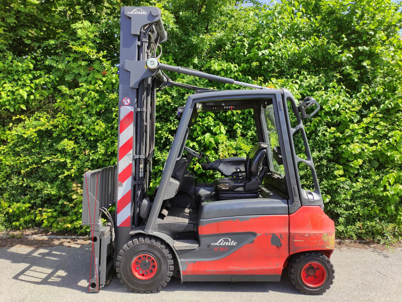 Linde E30-01-387 - Chariot élévateur électrique: photos 1 Linde E30-01-387 - Chariot élévateur électrique: photos 1
