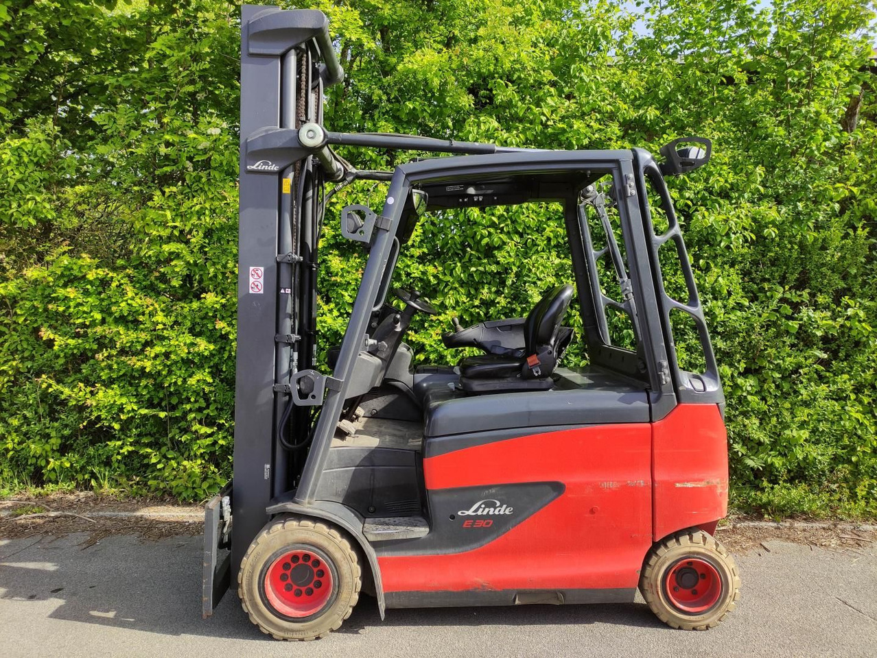 Linde E30HL-01/600-387 - Chariot élévateur électrique: photos 1 Linde E30HL-01/600-387 - Chariot élévateur électrique: photos 1