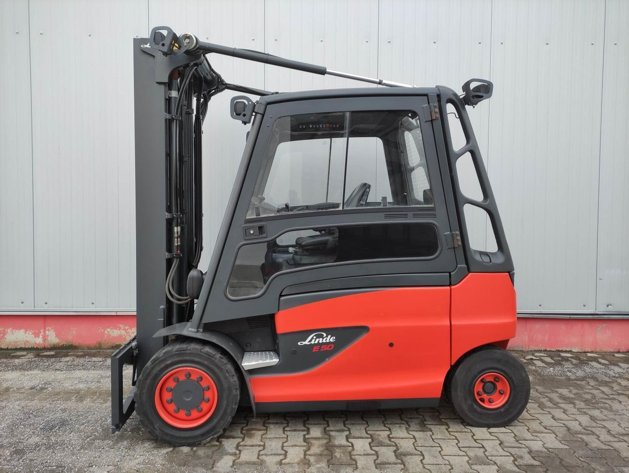 Linde E50HL-01-388 - Chariot élévateur électrique: photos 1 Linde E50HL-01-388 - Chariot élévateur électrique: photos 1
