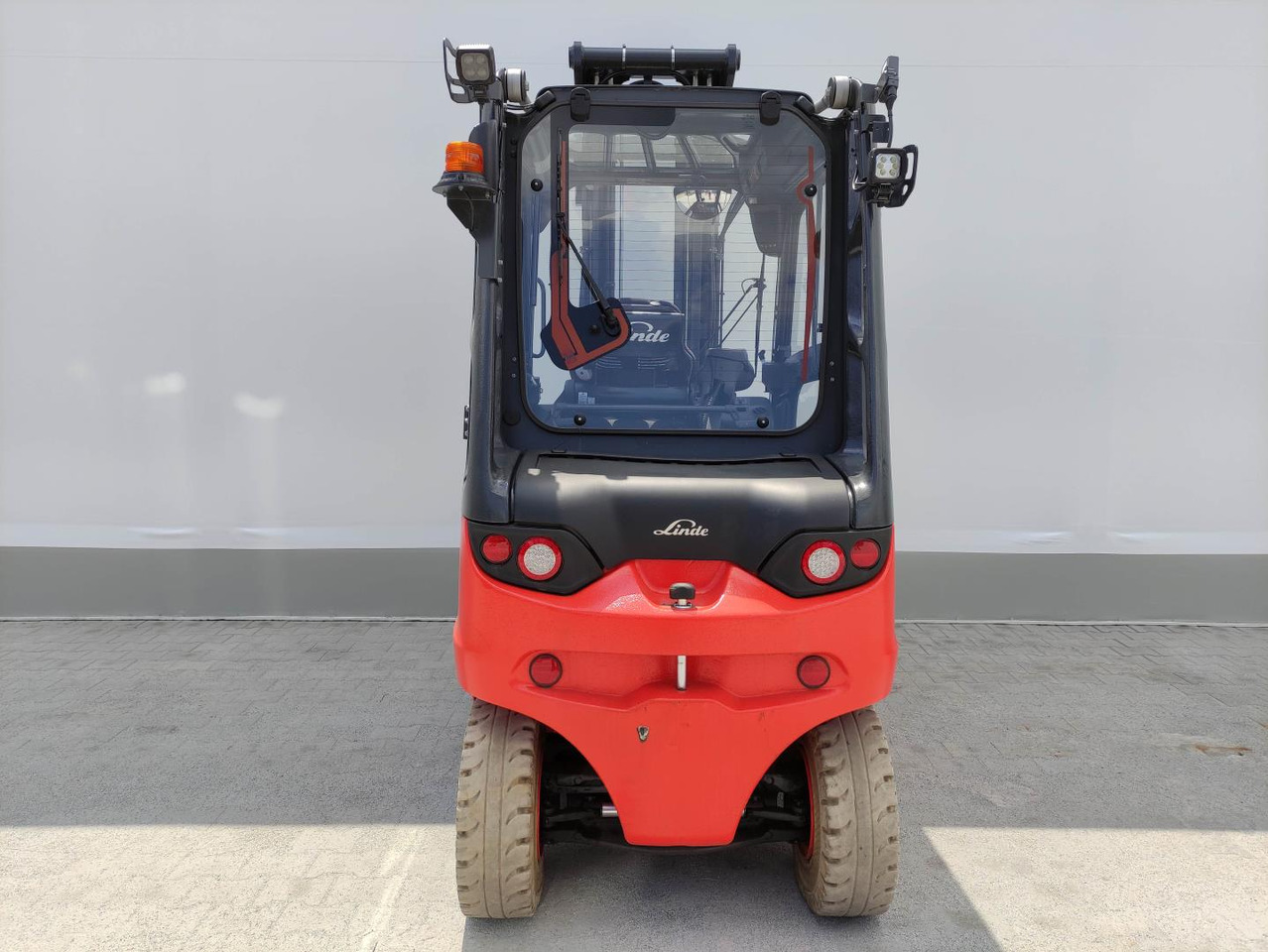 Linde E50HL-388 - Chariot élévateur électrique: photos 4 Linde E50HL-388 - Chariot élévateur électrique: photos 4