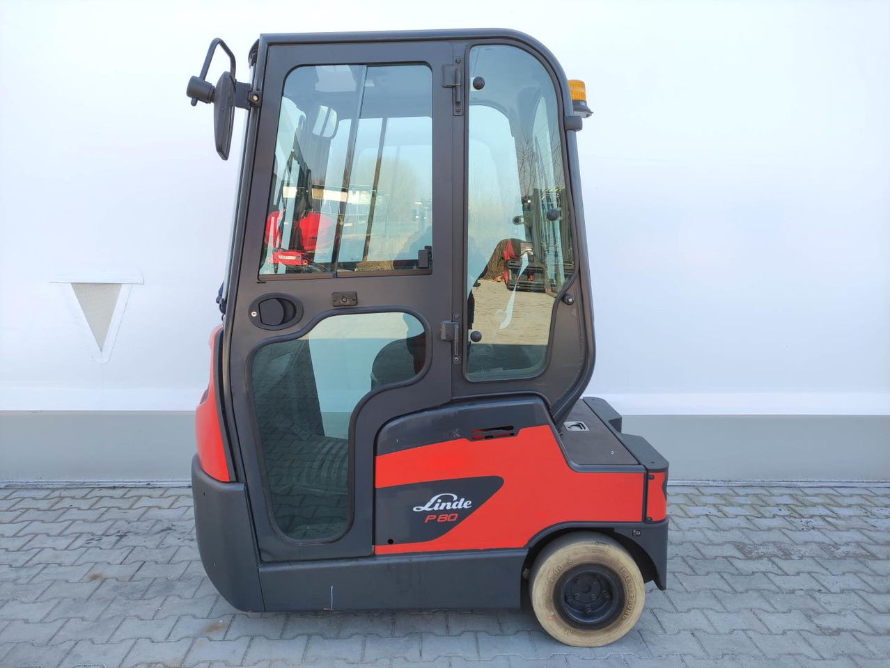 Linde P80 - Chariot tracteur: photos 1 Linde P80 - Chariot tracteur: photos 1