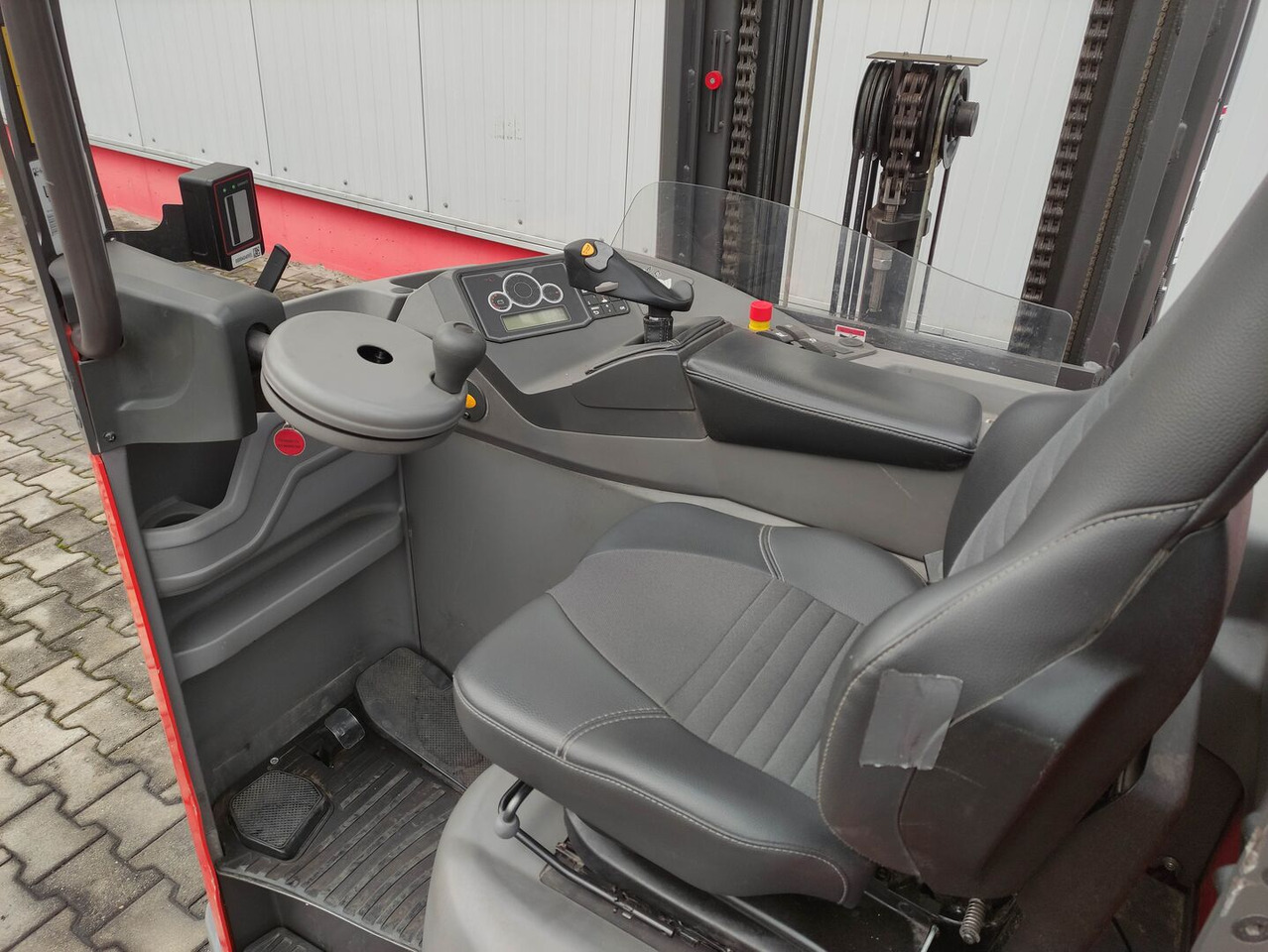 Linde R25F (UFW250TFVRF635) - Chariot à mât rétractable: photos 5 Linde R25F (UFW250TFVRF635) - Chariot à mât rétractable: photos 5