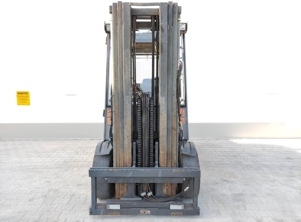 OM-Pimespo XE40 - Chariot élévateur électrique: photos 3 OM-Pimespo XE40 - Chariot élévateur électrique: photos 3