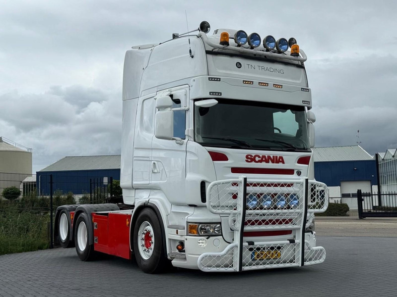 Scania R 560 SHOW TRUCK, RETARDER, LEATHER, I-PARK, TOP. - Tracteur routier: photos 1 Scania R 560 SHOW TRUCK, RETARDER, LEATHER, I-PARK, TOP. - Tracteur routier: photos 1