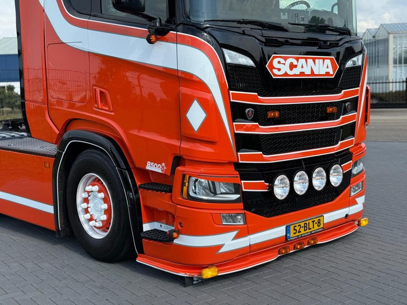 Scania R500 SHOWTRUCK, VOLLUCHT, PTO/HYDRAULIEK, RETARDER, 6X2/4. - Tracteur routier: photos 2 Scania R500 SHOWTRUCK, VOLLUCHT, PTO/HYDRAULIEK, RETARDER, 6X2/4. - Tracteur routier: photos 2