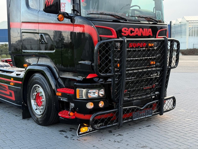Scania R580 V8 SHOWTRUCK, VOLLUCHT, LEER, RETARDER, BULLBAR, 3.15WB. - Tracteur routier: photos 3 Scania R580 V8 SHOWTRUCK, VOLLUCHT, LEER, RETARDER, BULLBAR, 3.15WB. - Tracteur routier: photos 3