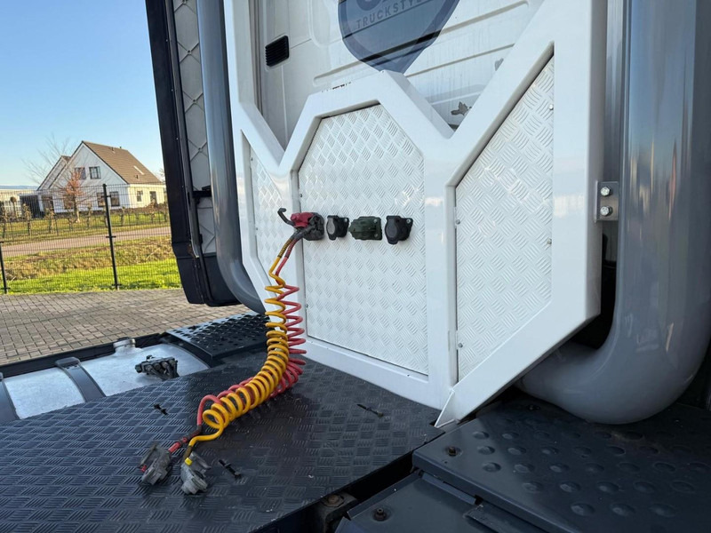 Tracteur routier Scania R580 VOLLE SHOWTRUCK, VOLLUCHT, OPEN UITLAAT, INTERIEUR.: photos 16