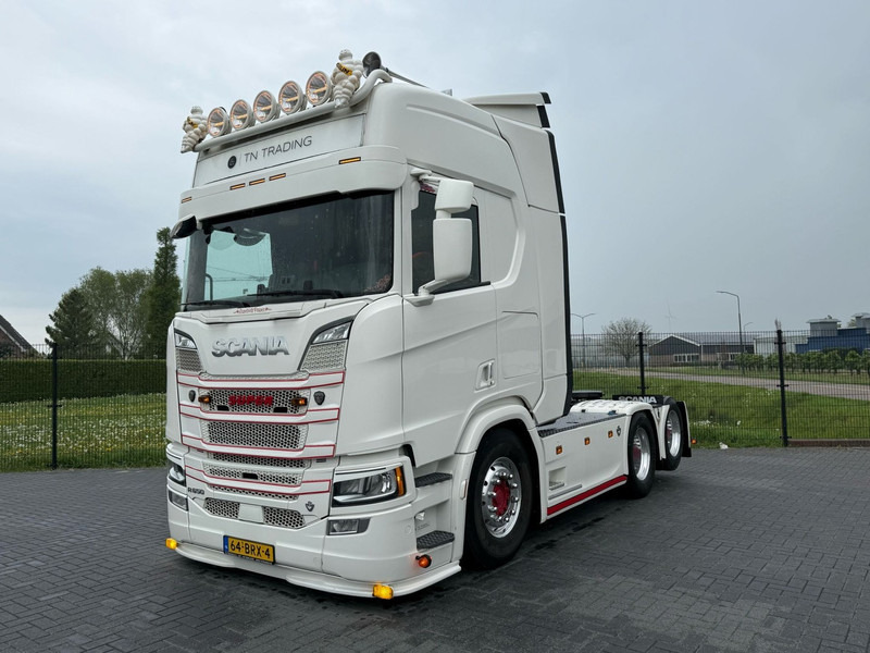 Scania R650 V8 FULL AIR, SHOW TRUCK, SPECIAL INTERIOR, SMART TACHO 2. - Tracteur routier: photos 2 Scania R650 V8 FULL AIR, SHOW TRUCK, SPECIAL INTERIOR, SMART TACHO 2. - Tracteur routier: photos 2