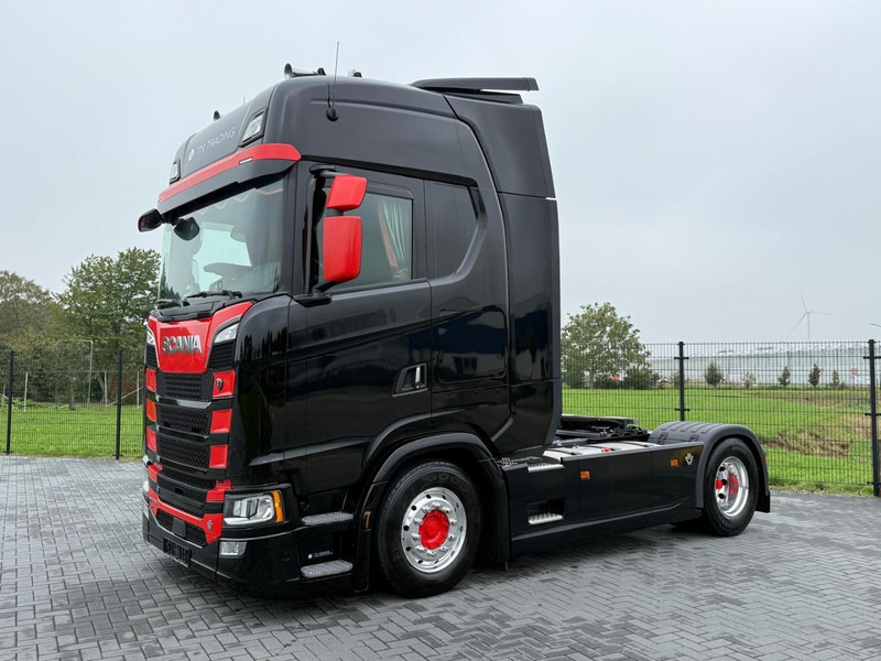 Scania S770 VOLLUCHT, LEER, RETARDER, 2 TANKS, PARK COOL. - Tracteur routier: photos 4 Scania S770 VOLLUCHT, LEER, RETARDER, 2 TANKS, PARK COOL. - Tracteur routier: photos 4