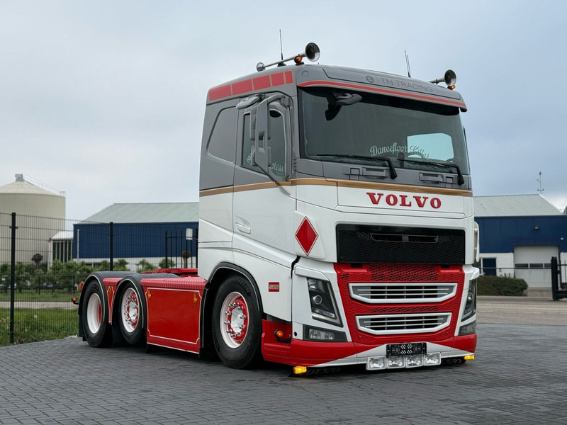 Volvo FH 13.500 SHOWTRUCK, VOLLUCHT, EURO 6, 6X2/4, PTO, SHOW INTERIEUR. - Tracteur routier: photos 1 Volvo FH 13.500 SHOWTRUCK, VOLLUCHT, EURO 6, 6X2/4, PTO, SHOW INTERIEUR. - Tracteur routier: photos 1