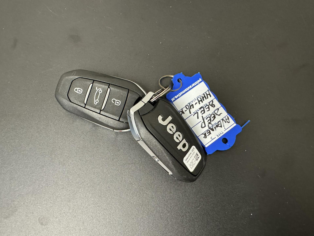 Jeep Avenger-1.2 Altitude Adaptive cruise control Climate control Parkeersensor achter DAB radio - SUV: photos 4 Jeep Avenger-1.2 Altitude Adaptive cruise control Climate control Parkeersensor achter DAB radio - SUV: photos 4