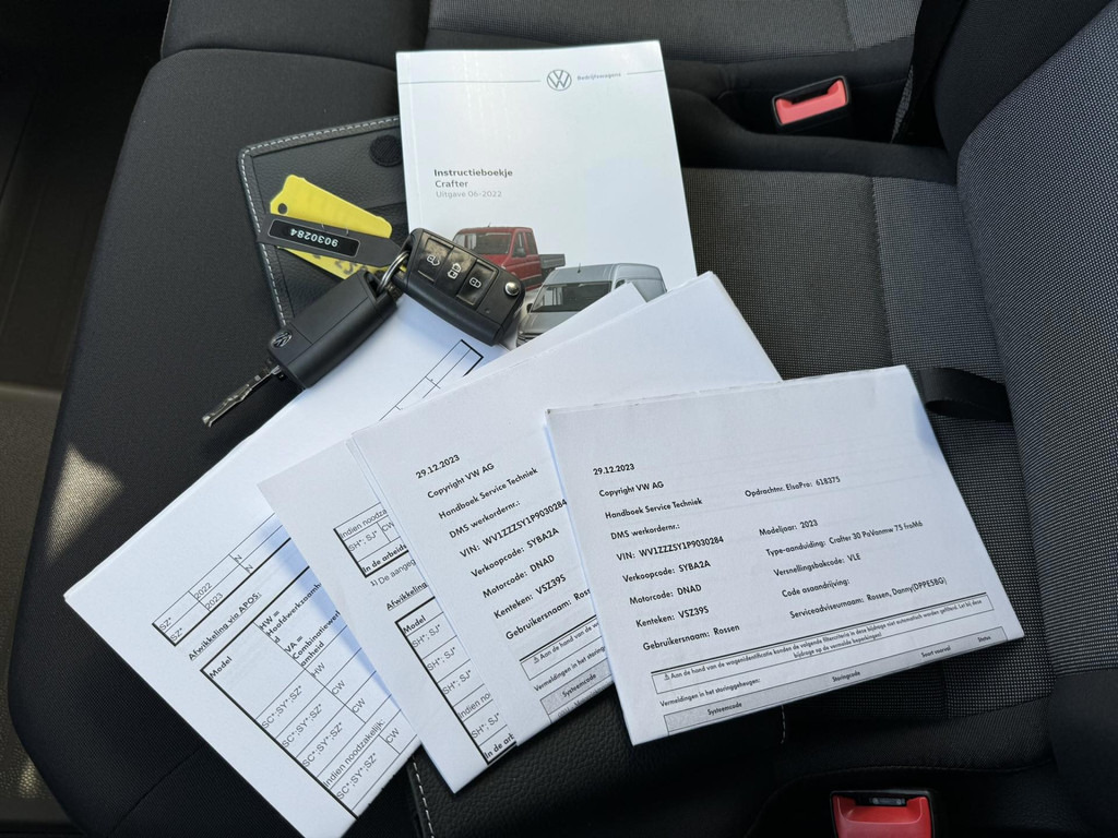 Volkswagen Crafter-30 2.0 TDI L3H3 Highline 4S banden Trekhaak Carplay Pdc v+a Cruise DAB - Fourgon utilitaire: photos 4 Volkswagen Crafter-30 2.0 TDI L3H3 Highline 4S banden Trekhaak Carplay Pdc v+a Cruise DAB - Fourgon utilitaire: photos 4