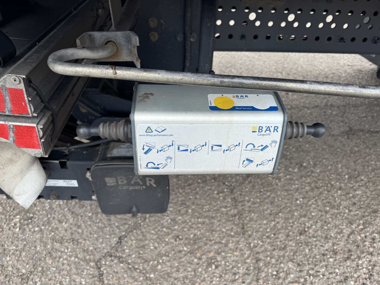 Camion à rideaux coulissants MERCEDES-BENZ Actros: photos 6 Camion à rideaux coulissants MERCEDES-BENZ Actros: photos 6