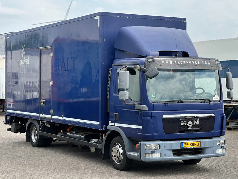 MAN TGL 8.180 Closed box with Lift / NL-Truck - Camion fourgon: photos 2 MAN TGL 8.180 Closed box with Lift / NL-Truck - Camion fourgon: photos 2