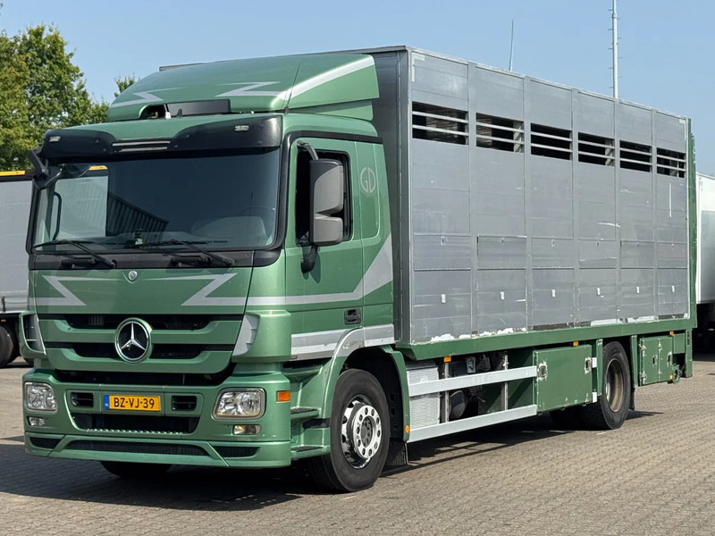 Camion bétaillère Mercedes-Benz Actros 1832 L 1 - 2 Stock Animal Transport: photos 1