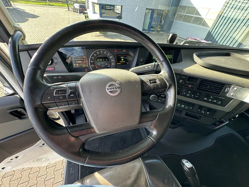 Tracteur routier Volvo FH 540 XL 6x2 Retarder / 2 Tank / Full Air / Euro 6: photos 19 Tracteur routier Volvo FH 540 XL 6x2 Retarder / 2 Tank / Full Air / Euro 6: photos 19
