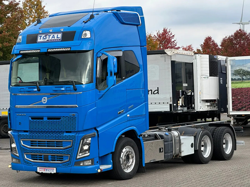 Volvo FH 16.750 6x4 Globe XL Chassis Retarder 3.90 Wb Full Air - Châssis cabine: photos 1 Volvo FH 16.750 6x4 Globe XL Chassis Retarder 3.90 Wb Full Air - Châssis cabine: photos 1