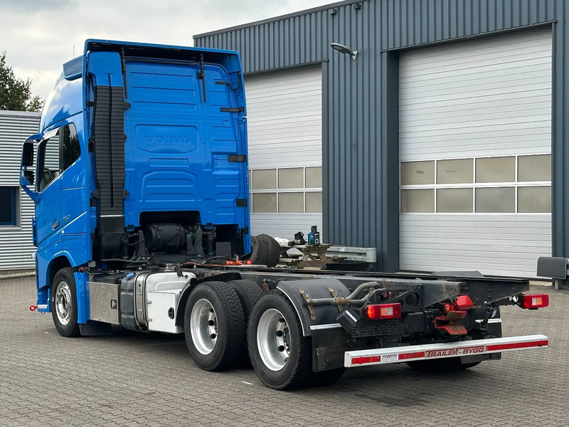 Volvo FH 16.750 6x4 Globe XL Chassis Retarder 3.90 Wb Full Air - Châssis cabine: photos 4 Volvo FH 16.750 6x4 Globe XL Chassis Retarder 3.90 Wb Full Air - Châssis cabine: photos 4