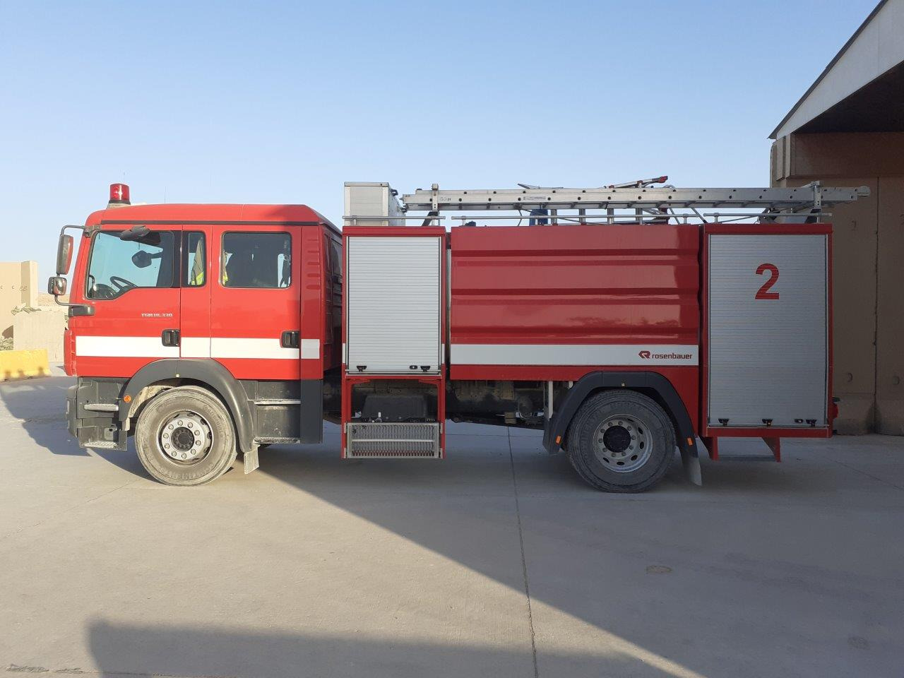 Rosenbauer MAN Mustang TLF 6500/500 - Camion de pompier: photos 1 Rosenbauer MAN Mustang TLF 6500/500 - Camion de pompier: photos 1