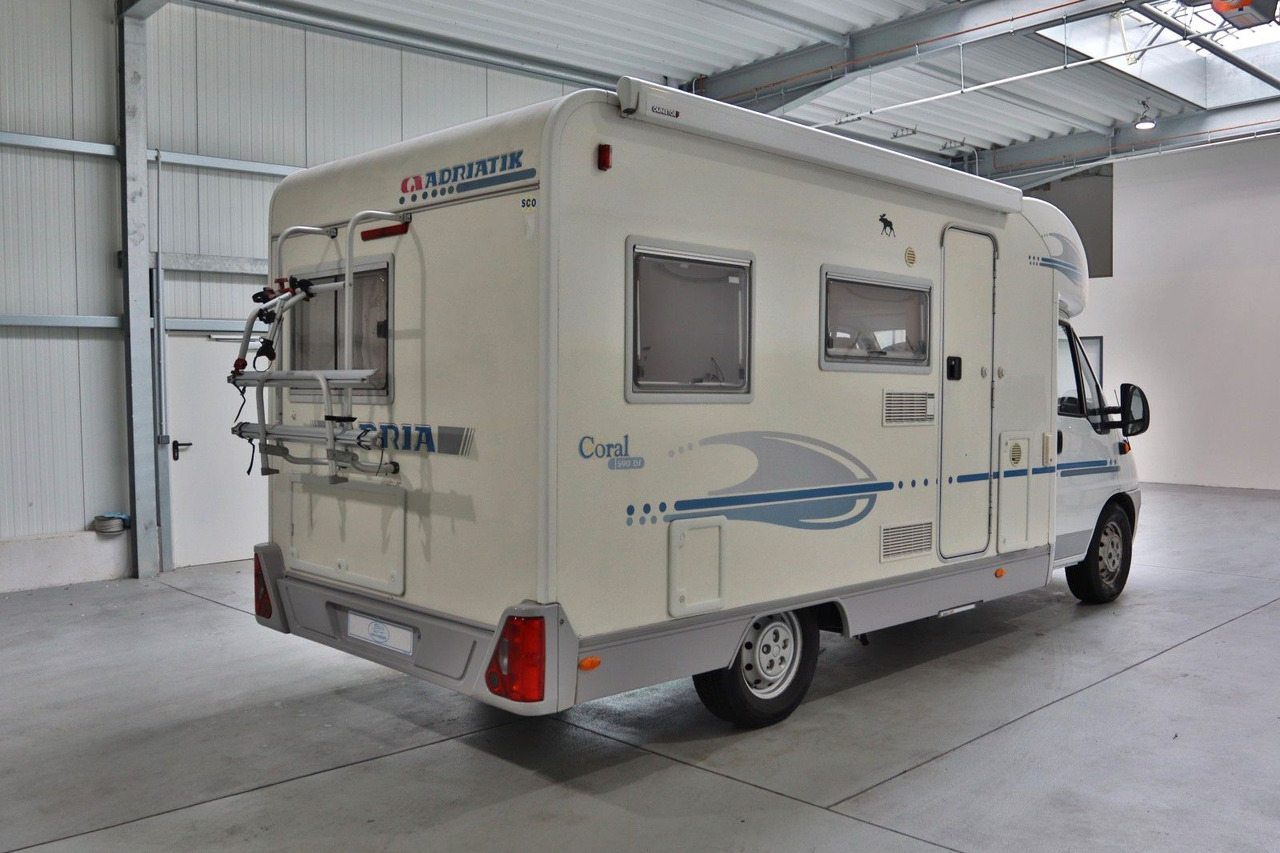 Adria Coral 590 DS / Festbett / Sehr gepflegt - Camping-car profilé: photos 4 Adria Coral 590 DS / Festbett / Sehr gepflegt - Camping-car profilé: photos 4