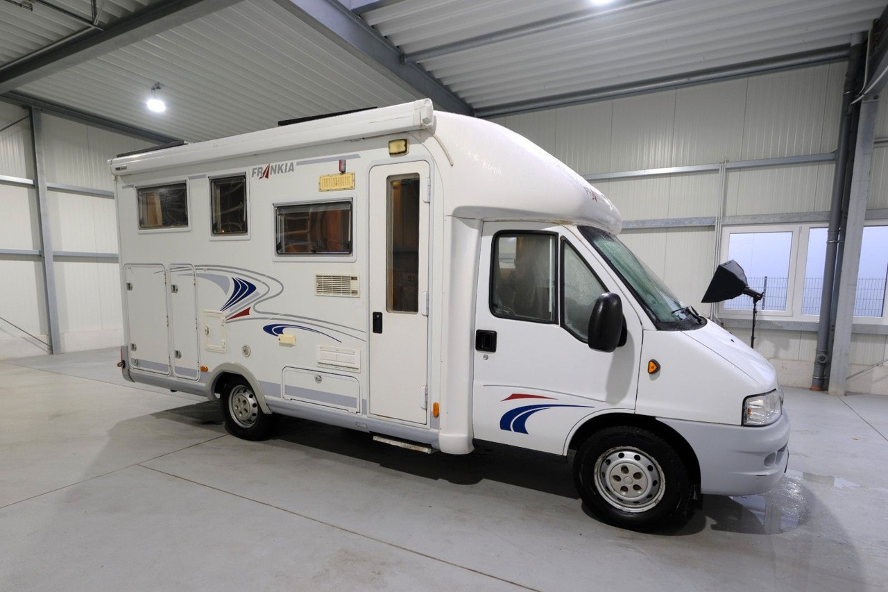 Frankia T 650 BD/Festbett/Garage/Solar/Markise Frankia T 650 BD/Festbett/Garage/Solar/Markise - Camping-car profilé: photos 1 Frankia T 650 BD/Festbett/Garage/Solar/Markise Frankia T 650 BD/Festbett/Garage/Solar/Markise - Camping-car profilé: photos 1