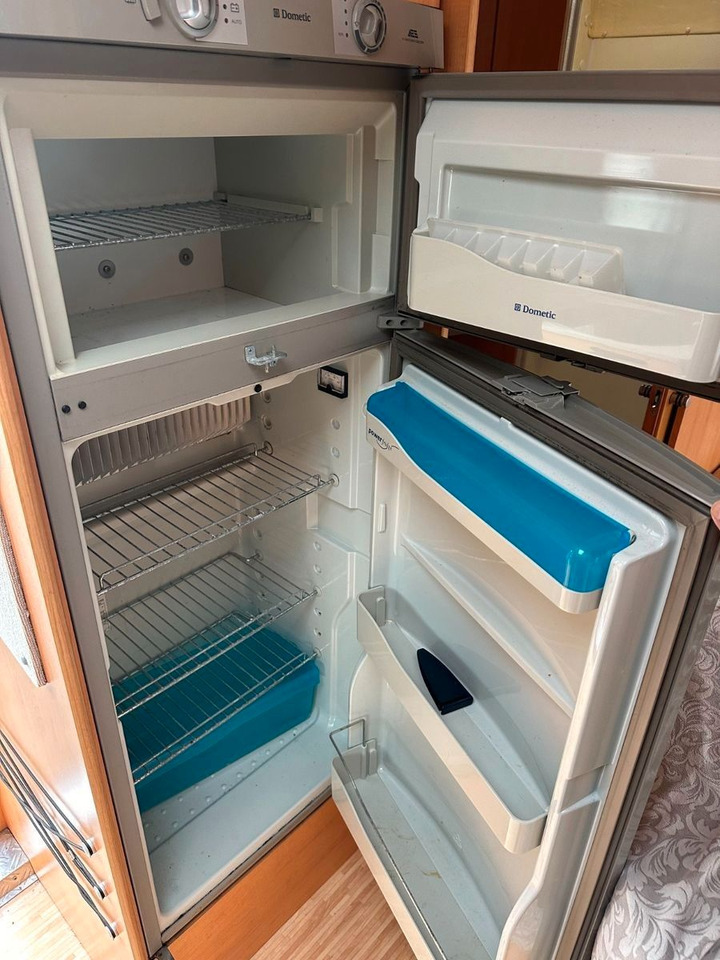Camping-car profilé HYMER / ERIBA / HYMERCAR TRAMP T 572 CL/Festbett/Klima/Markise HYMER / ERIBA / HYMERCAR TRAMP T 572 CL/Festbett/Klima/Markise: photos 28
