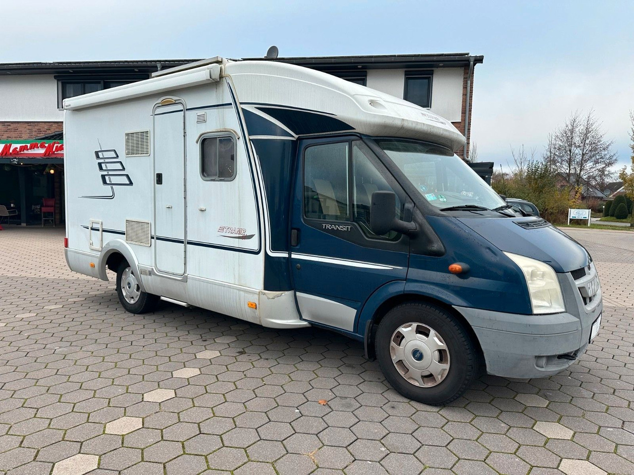 HYMER / ERIBA / HYMERCAR TRAMP T 572 CL/Festbett/Klima/Markise HYMER / ERIBA / HYMERCAR TRAMP T 572 CL/Festbett/Klima/Markise - Camping-car profilé: photos 3 HYMER / ERIBA / HYMERCAR TRAMP T 572 CL/Festbett/Klima/Markise HYMER / ERIBA / HYMERCAR TRAMP T 572 CL/Festbett/Klima/Markise - Camping-car profilé: photos 3
