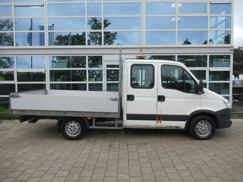 Iveco Daily 29L13 2.3HPi 93KW 345 DOKA Dubbelcabine - Fourgon plateau, Utilitaire double cabine: photos 2 Iveco Daily 29L13 2.3HPi 93KW 345 DOKA Dubbelcabine - Fourgon plateau, Utilitaire double cabine: photos 2