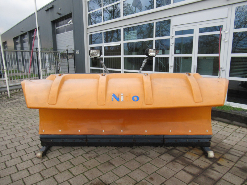 NIDO SNK 240-R EPZ 24V 270CM Schneepflug Snow Plow Sneeuwploeg - Engin de déneigement: photos 2 NIDO SNK 240-R EPZ 24V 270CM Schneepflug Snow Plow Sneeuwploeg - Engin de déneigement: photos 2