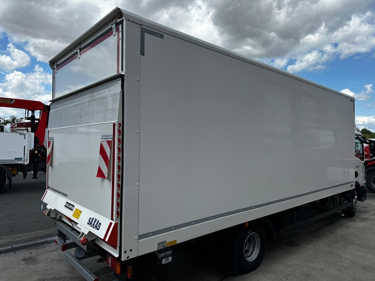 MAN TGL 12.250 /Ladebordwand/Automatik/Ahk - Camion fourgon: photos 3 MAN TGL 12.250 /Ladebordwand/Automatik/Ahk - Camion fourgon: photos 3
