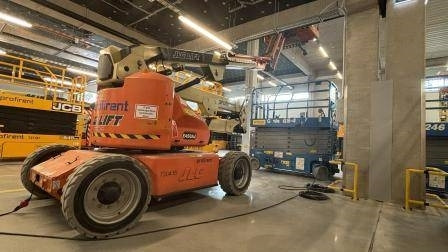 JLG E 450 AJ - Nacelle articulée: photos 1 JLG E 450 AJ - Nacelle articulée: photos 1